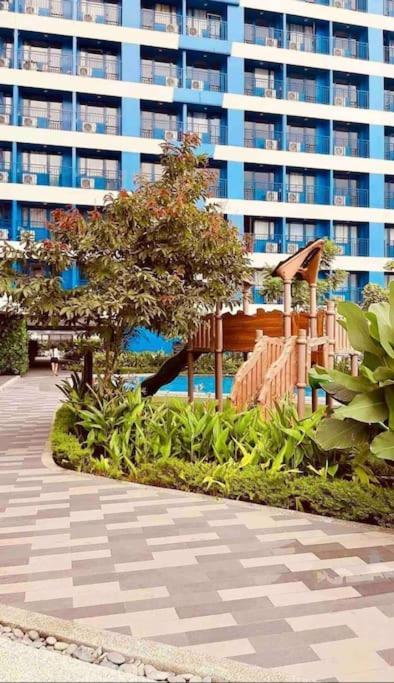 Apartment In Air Residences, Makati With Wifi, Netflix, Pool, Mall And More Manila Esterno foto