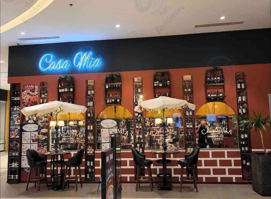 Apartment In Air Residences, Makati With Wifi, Netflix, Pool, Mall And More Manila Esterno foto