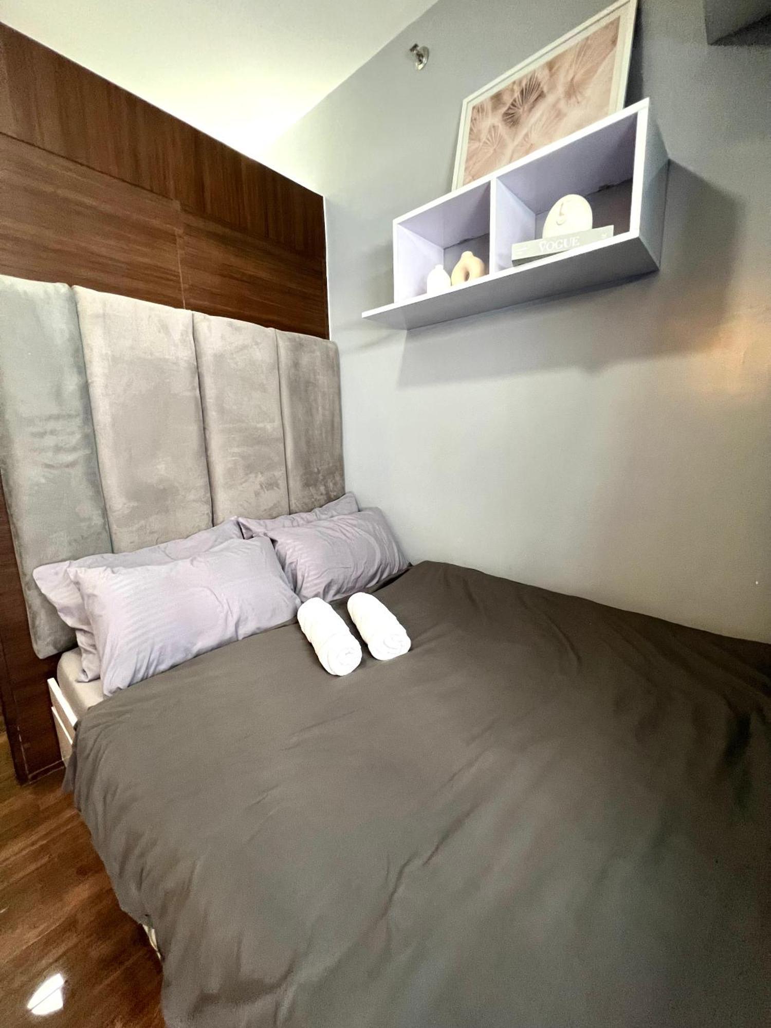 Apartment In Air Residences, Makati With Wifi, Netflix, Pool, Mall And More Manila Esterno foto