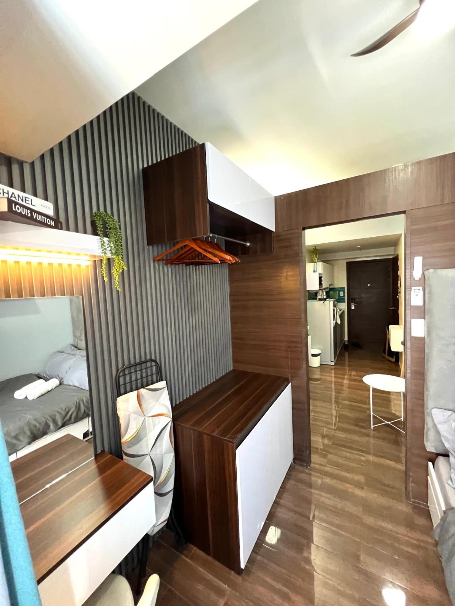 Apartment In Air Residences, Makati With Wifi, Netflix, Pool, Mall And More Manila Esterno foto
